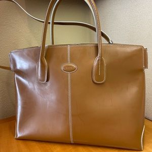 Tod’s Bag in camel